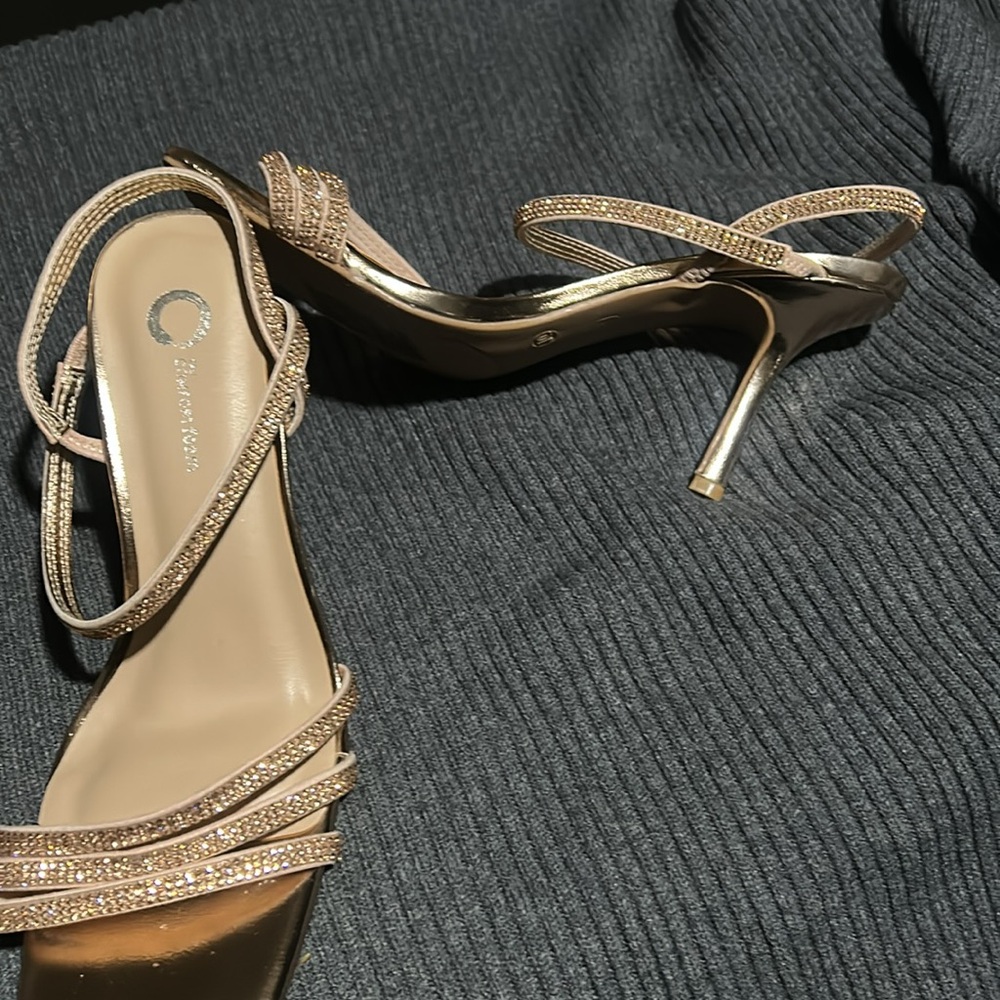 Journee Collection Gold Glam Heels